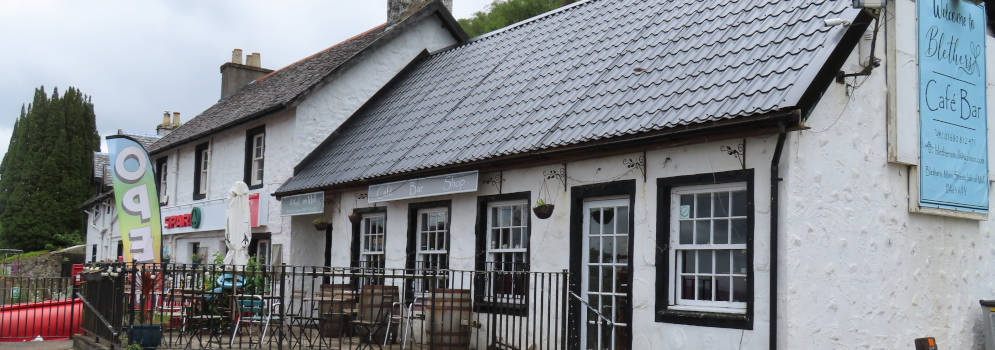 supermarkt en café in Craignure